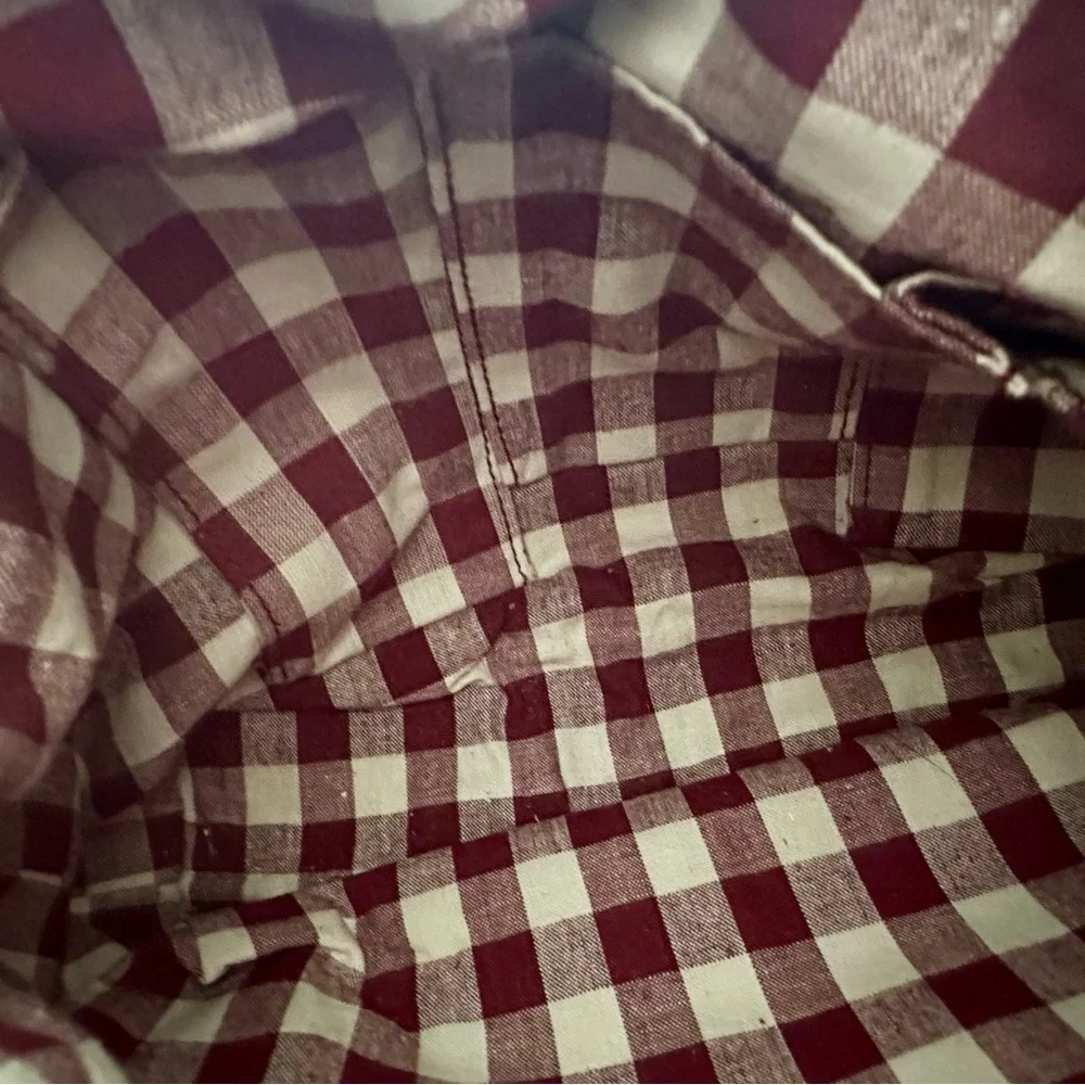 Isabella Fiore Beaded suede LOVE bag in Burgundy. - Picture 9 of 10